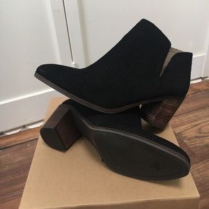 Lucky Brand Pickla Suede Booties